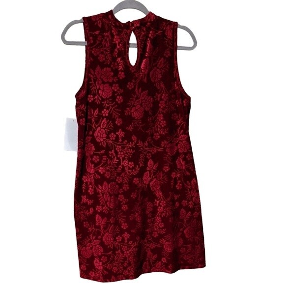 Magnolia Skye velvet textured floral swing dress event, semi formal size M - Picture 2 of 8